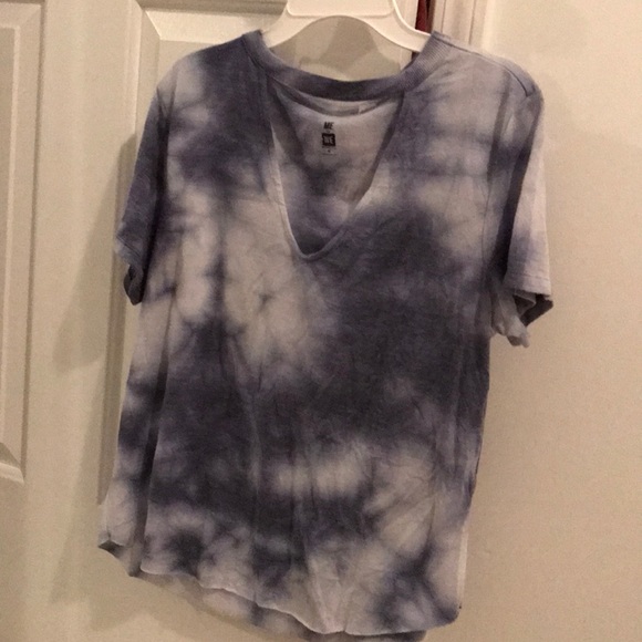 A navy blue/light blue T-shirt. - Picture 2 of 2